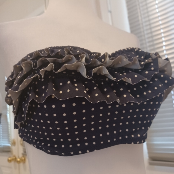 $4 Add-on Strapless Ruffled Bikini Top - Size Large - Picture 3 of 11